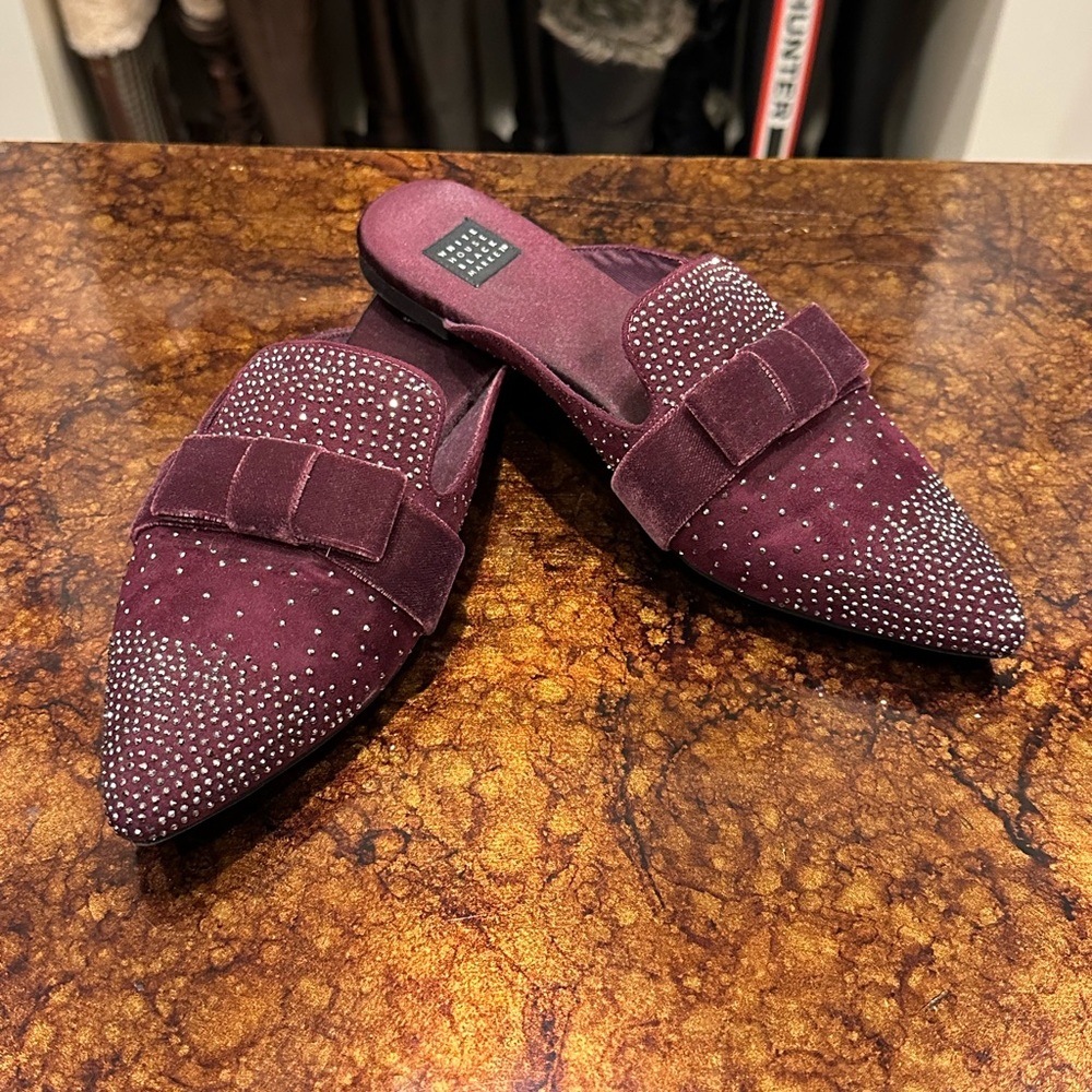 White House Black Market flats/loafers size 7